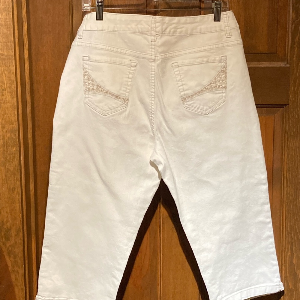 Petite Cropped Jeans w/Decorative Pocekts, size 14P, Cream Color, Jones New York